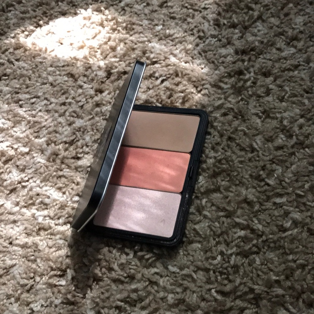 Makeup forever palette - blush contour highlight